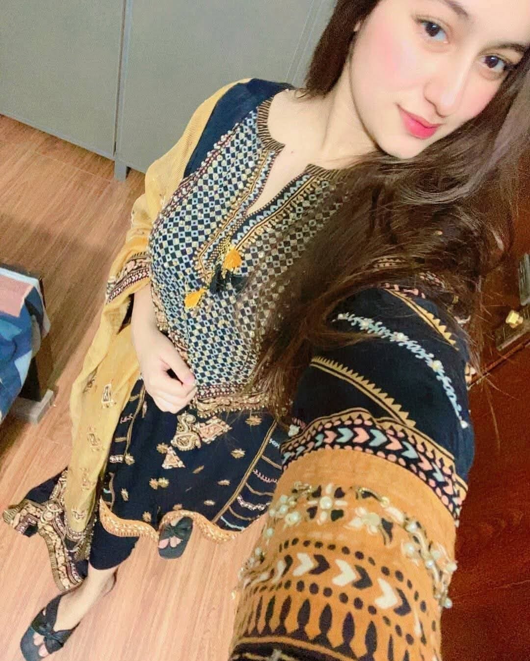 Kiran-cam-fun-real-what-app-03258023040-voice-call-and-sexy-chat
